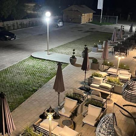 Holdvirag Hotel Sárvár Екстериор снимка