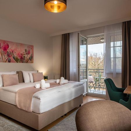 Holdvirag Hotel Sárvár Стая снимка