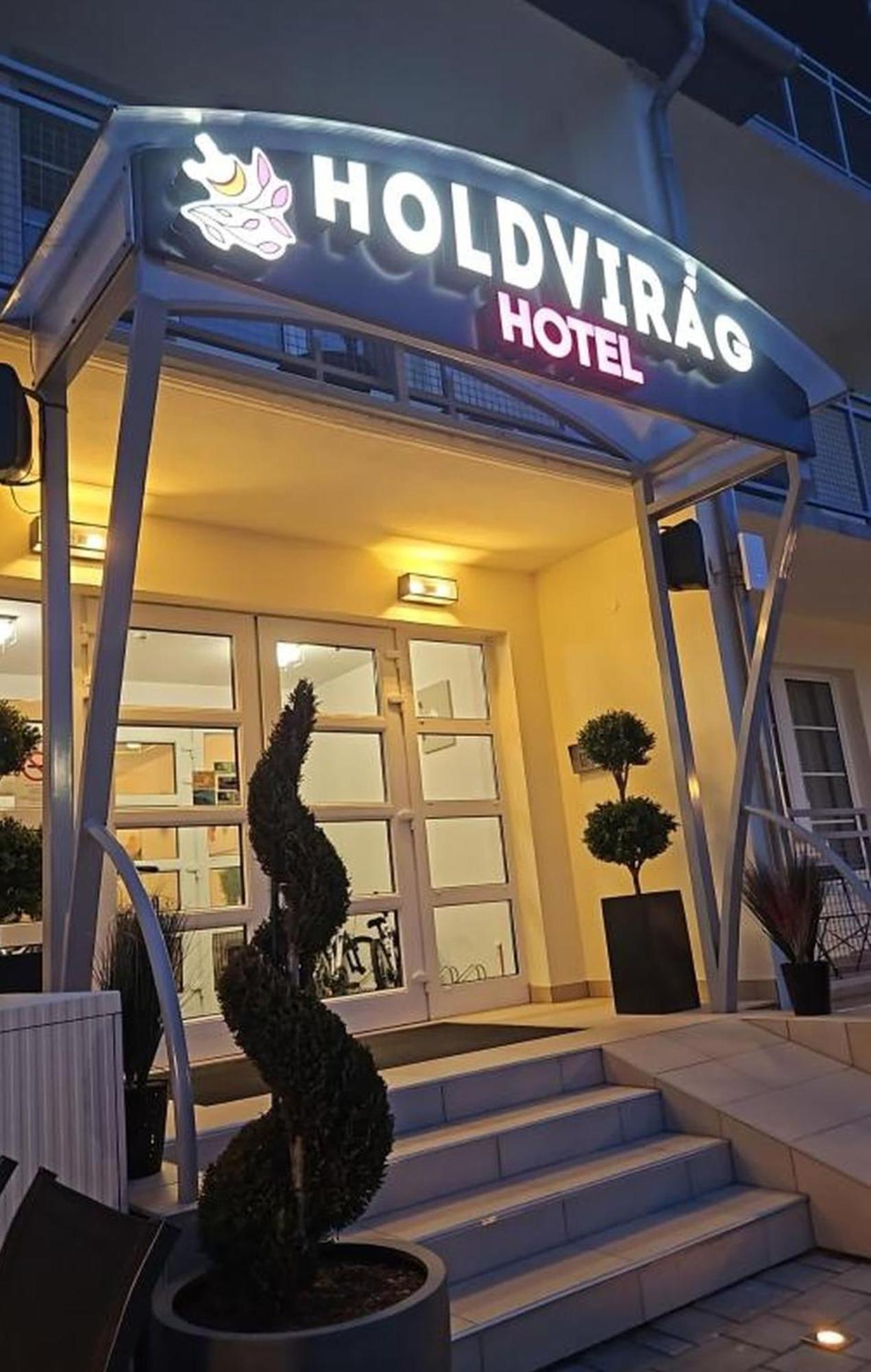 Holdvirag Hotel Sárvár Екстериор снимка