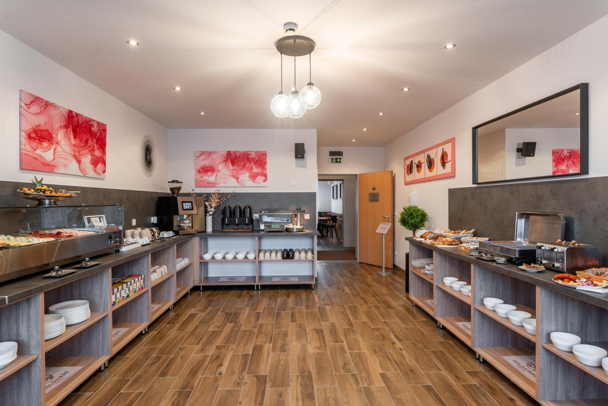 Holdvirag Hotel Sárvár Екстериор снимка