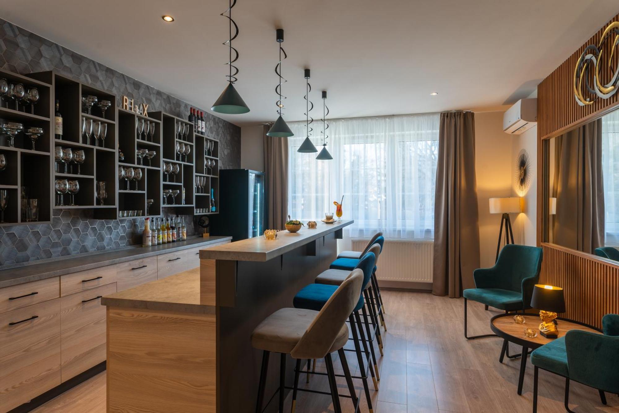 Holdvirag Hotel Sárvár Екстериор снимка