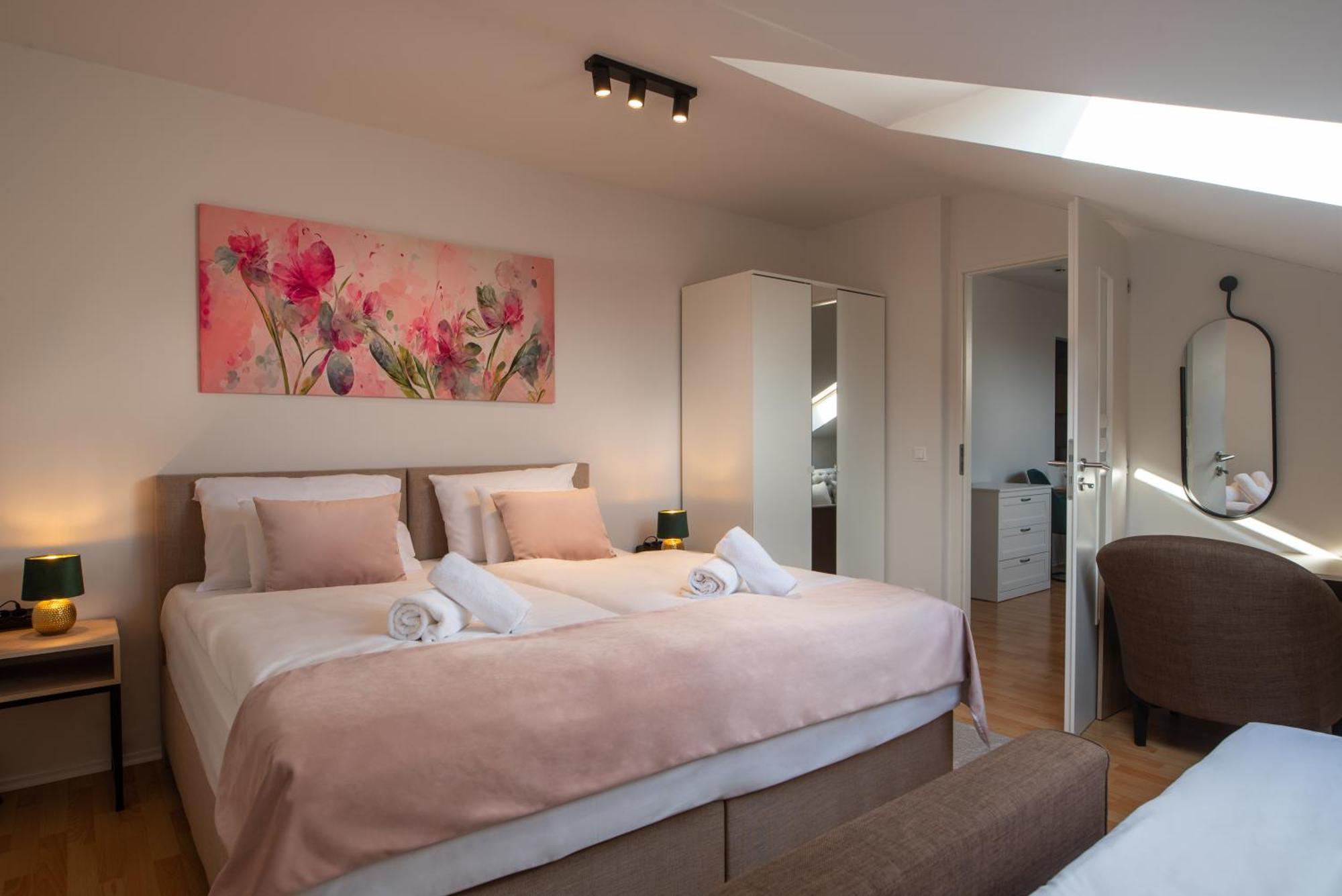 Holdvirag Hotel Sárvár Екстериор снимка
