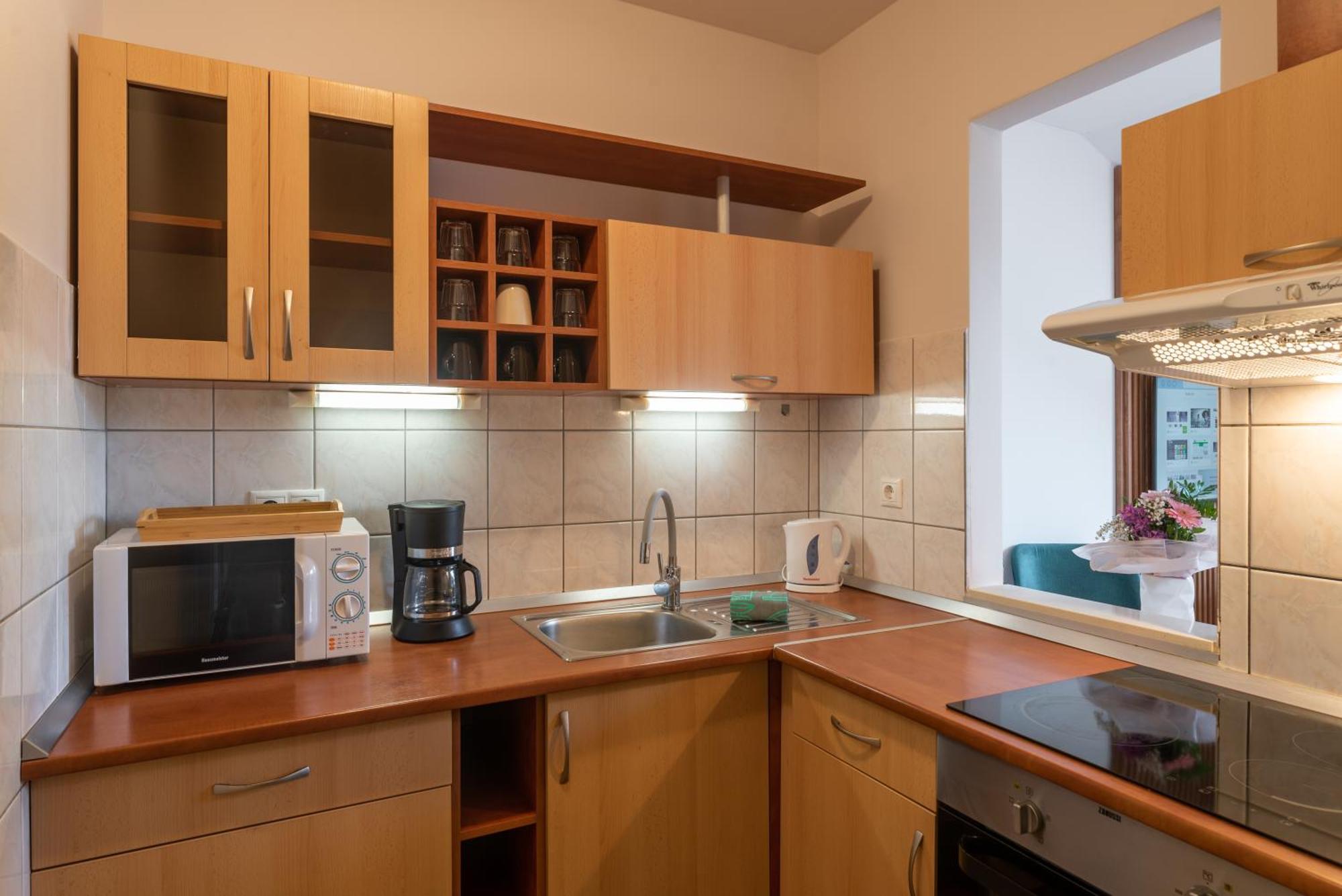 Holdvirag Hotel Sárvár Екстериор снимка