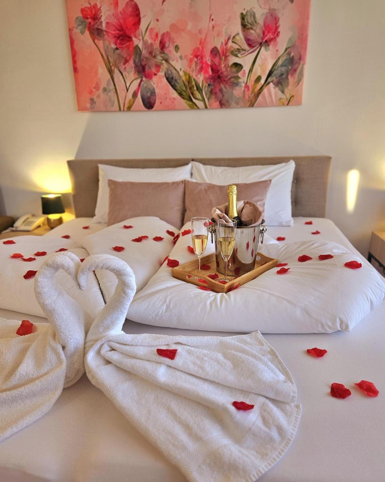 Holdvirag Hotel Sárvár Екстериор снимка