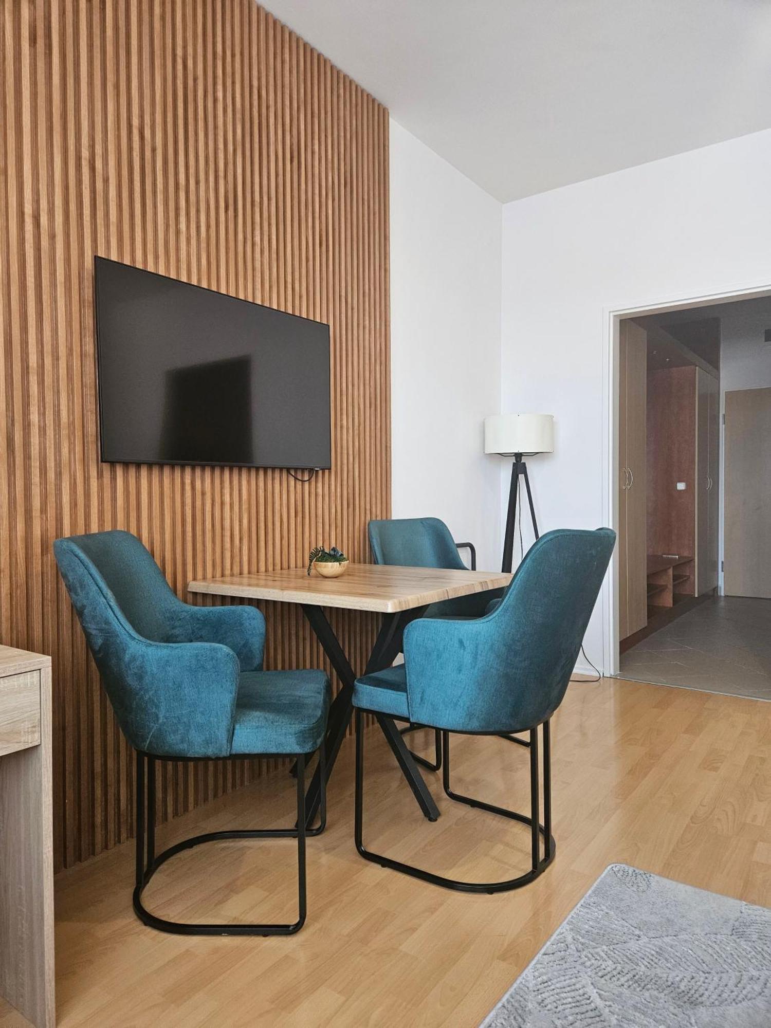 Holdvirag Hotel Sárvár Екстериор снимка