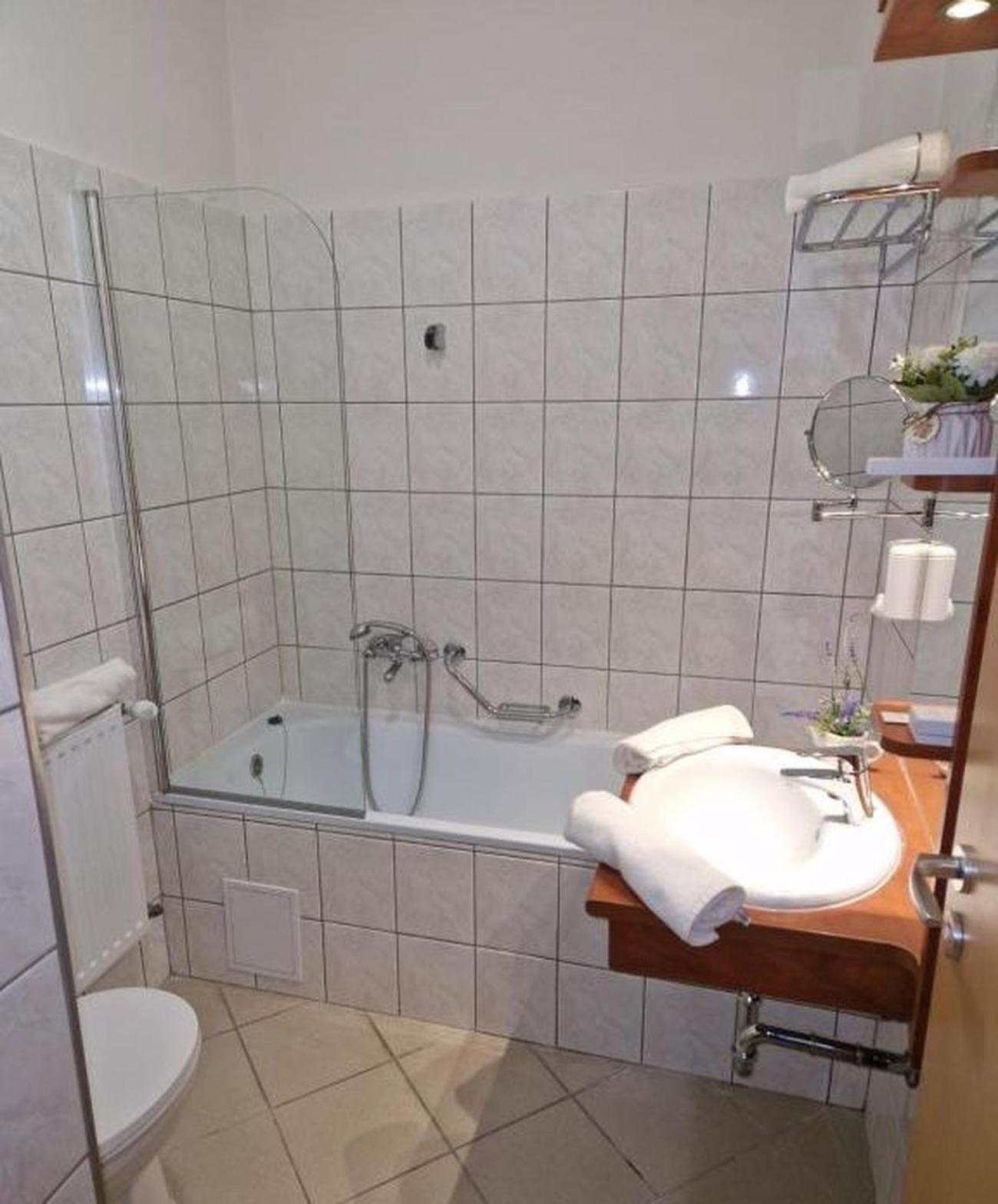 Holdvirag Hotel Sárvár Екстериор снимка