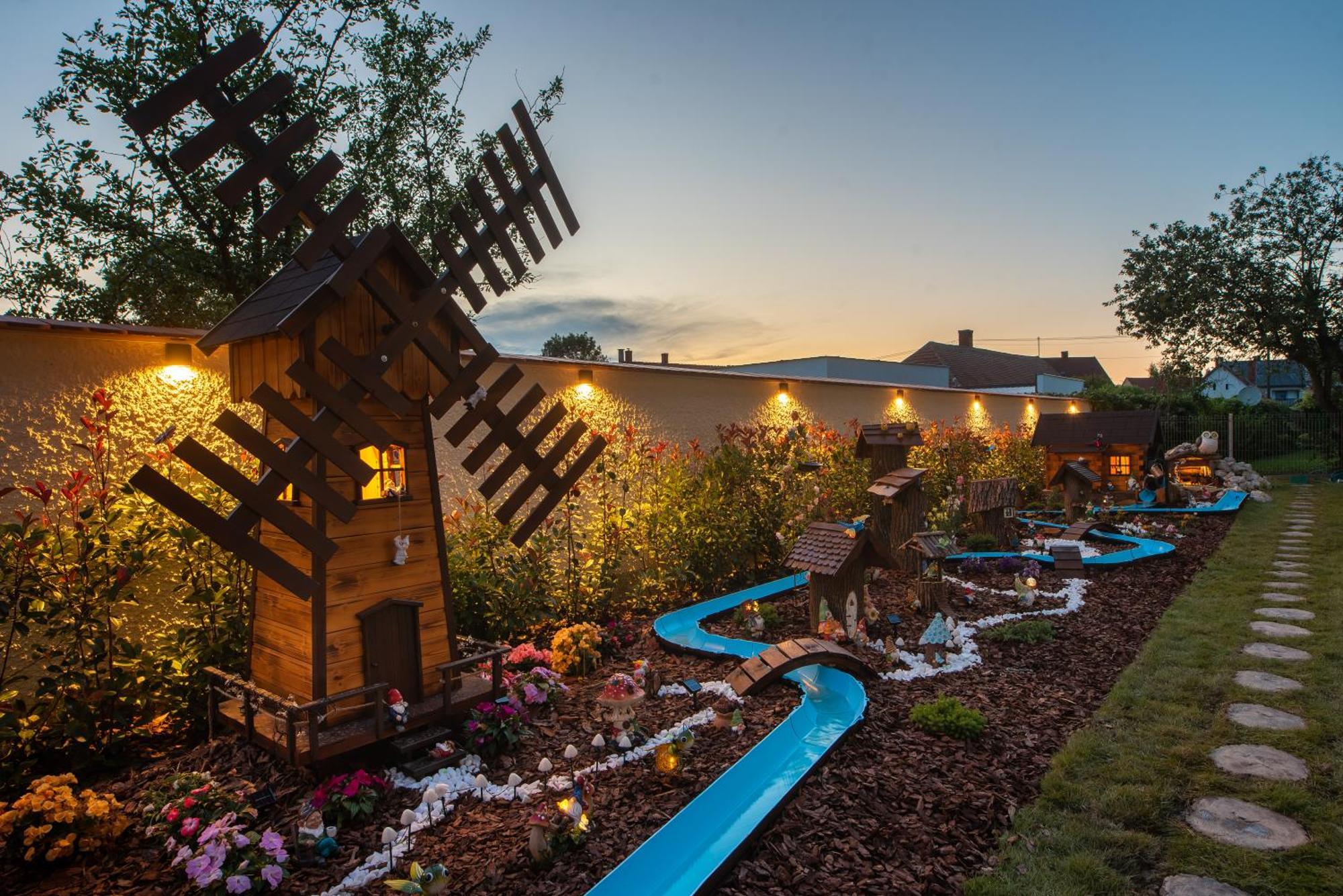 Holdvirag Hotel Sárvár Екстериор снимка